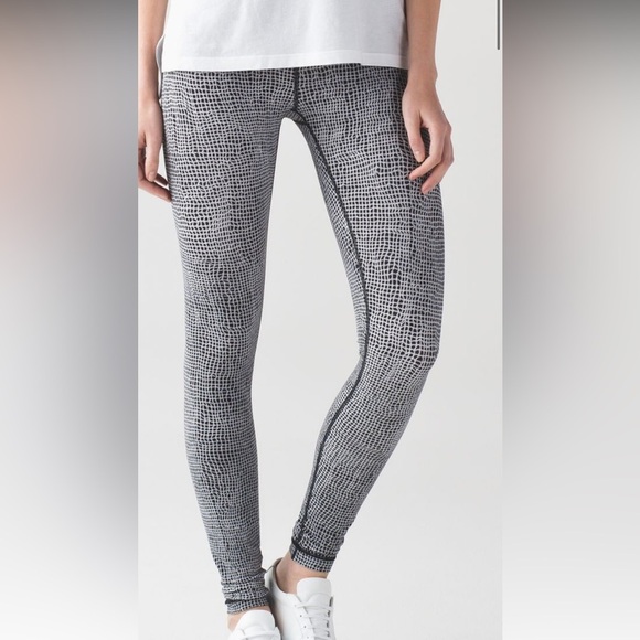 lululemon athletica Pants - 125. Lululemon Wunder Under Pant III
Fall Net White Black
